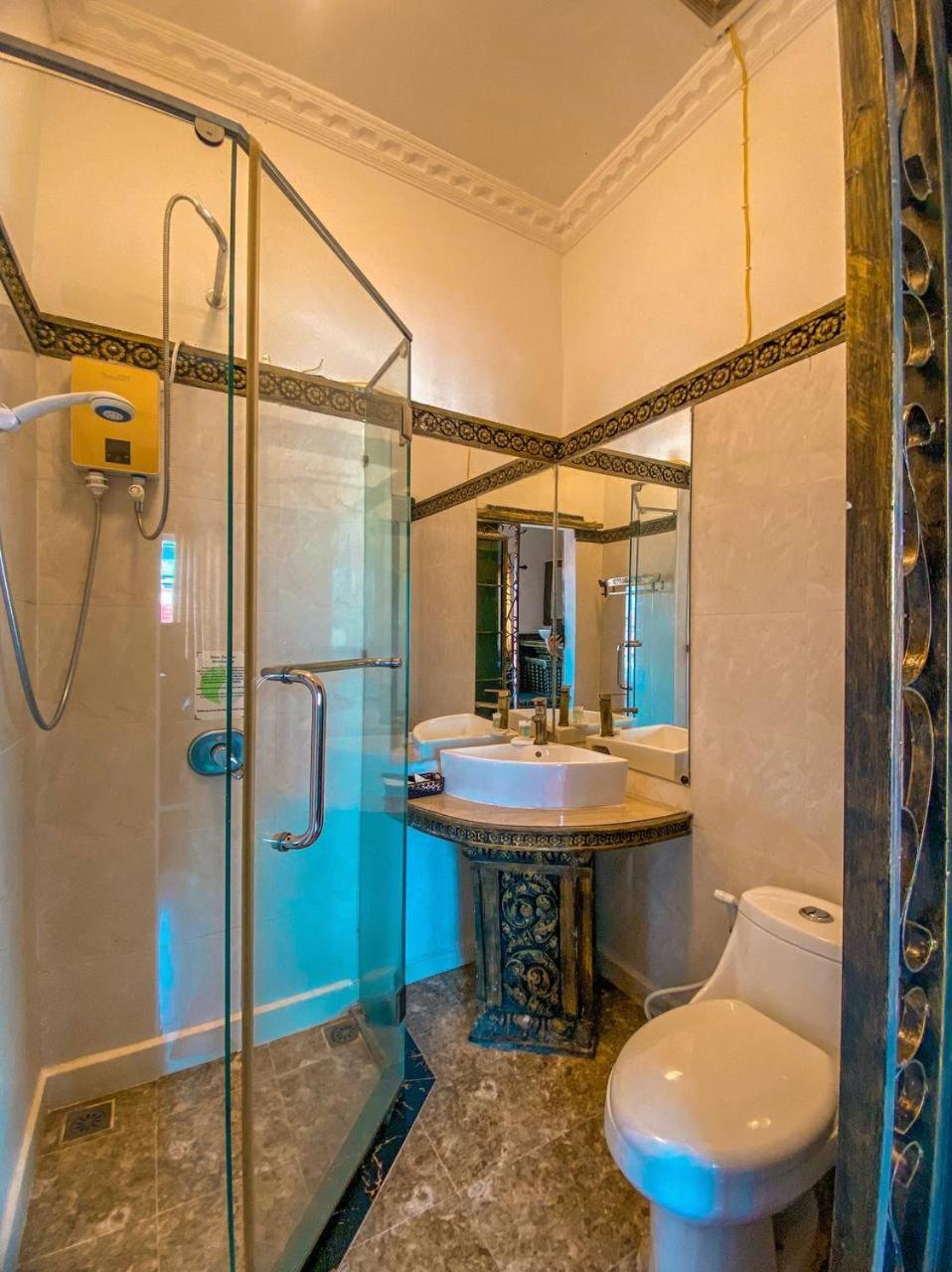 Le Casablanca Hotel Phnompen Kültér fotó